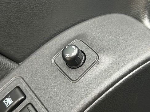 Used 2022 Nissan Frontier SV image 22