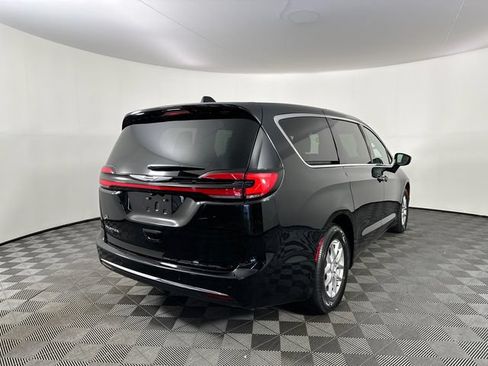 New 2026 Chrysler Pacifica Select FWD image 8