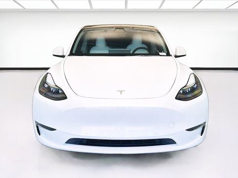 Used 2022 Tesla Model Y Performance AWD/4WD image 2