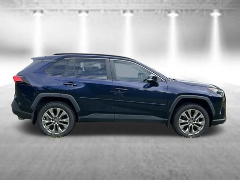 Used 2023 Toyota RAV4 XLE Premium AWD/4WD image 4