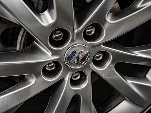 Used 2023 Buick Envision Avenir image 8