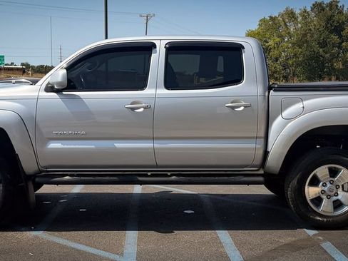 Used 2011 Toyota Tacoma 4x4 Double Cab w/ TRD Sport Pkg image 14