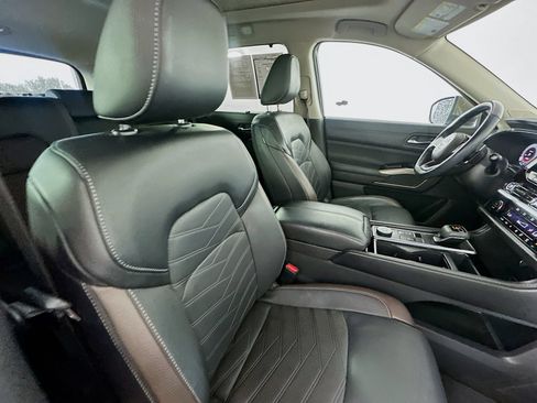Used 2023 Nissan Pathfinder Platinum w/ Cargo Package AWD/4WD image 30