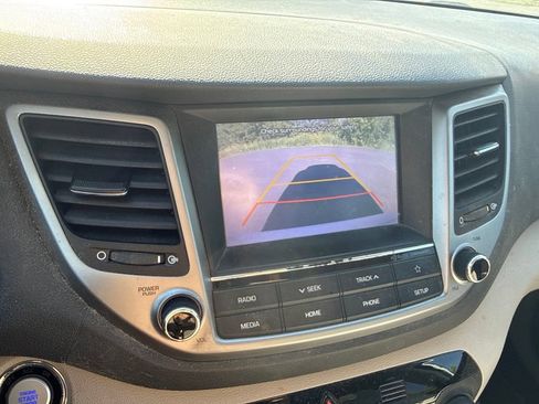 Used 2018 Hyundai Tucson Value FWD image 14