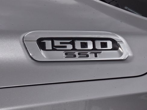 Used 2025 RAM 1500 Laramie image 40