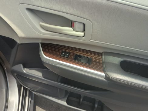 Used 2021 Toyota Sienna LE w/ LE Plus Package FWD image 36