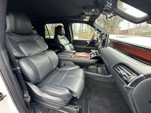 Used 2024 Lincoln Navigator Reserve AWD/4WD image 23