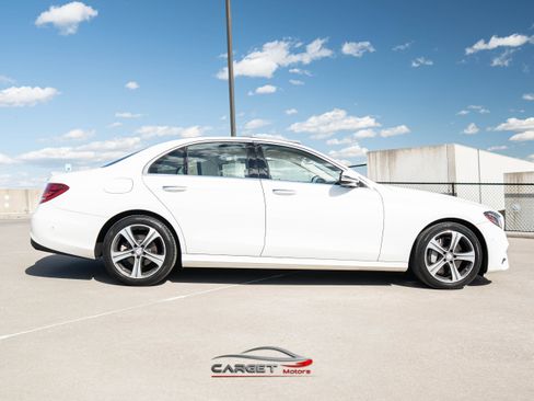 Used 2017 Mercedes-Benz E 300 4MATIC image 8