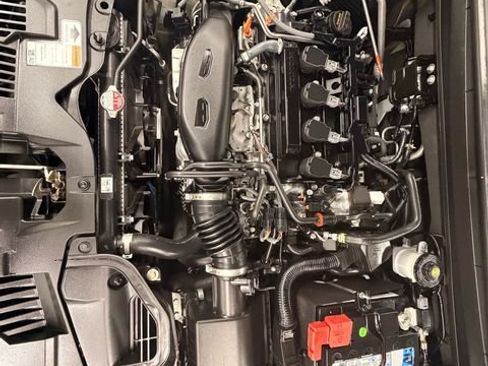 Certified 2025 Honda Accord SE image 9