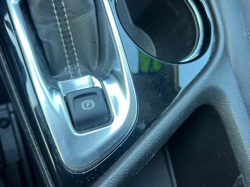 Used 2024 Buick Encore GX Sport Touring FWD image 40