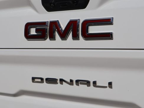Used 2022 GMC Sierra 3500 Denali AWD/4WD image 8