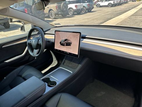 Used 2023 Tesla Model 3 Standard Range RWD image 15