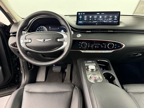 Used 2025 Genesis GV70 2.5T Advanced w/ Advanced Package image 32