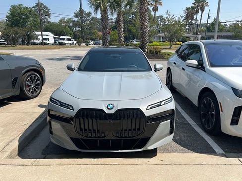 Used 2023 BMW 740i RWD image 2