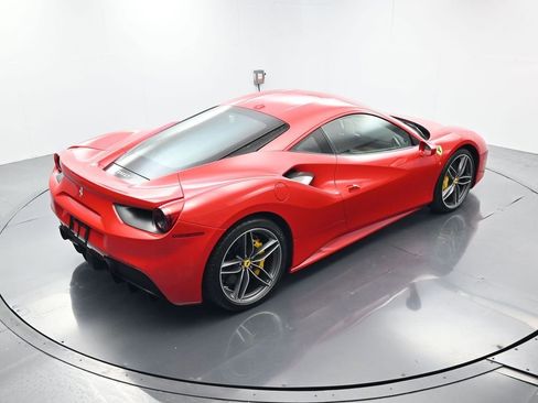Used 2018 Ferrari 488 GTB RWD image 40
