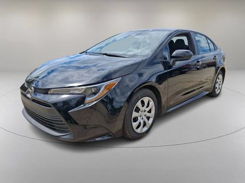 Used 2024 Toyota Corolla LE FWD image 5