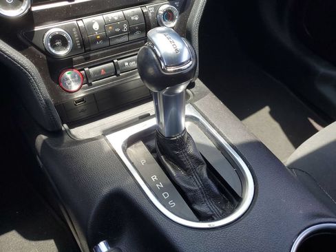 Used 2020 Ford Mustang Coupe RWD image 22