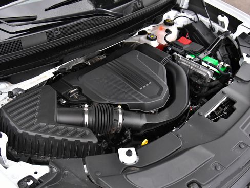 Used 2024 GMC Acadia Elevation image 57