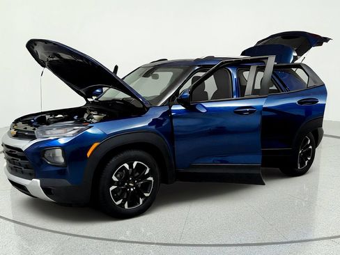 Used 2021 Chevrolet TrailBlazer LT w/ Convenience Package FWD image 9