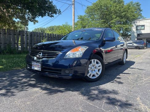 Used 2009 Nissan Altima 2.5 S FWD image 1