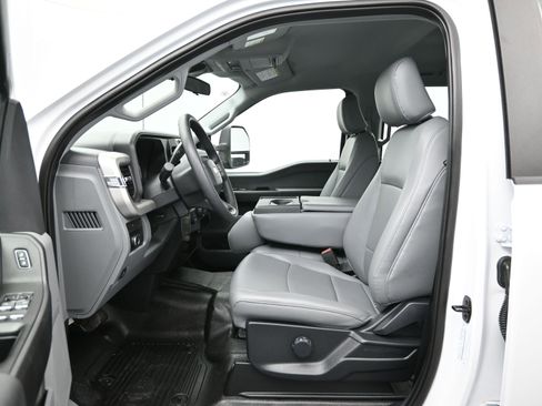 Used 2023 Ford F350 XL image 8