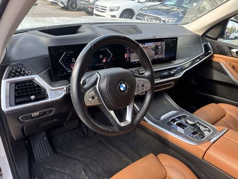 Used 2023 BMW X7 xDrive40i w/ Premium Package image 18