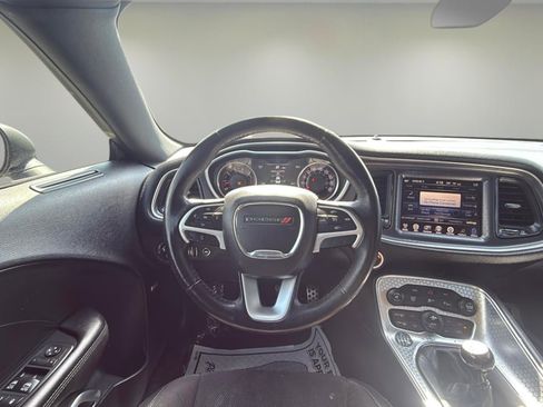 Used 2016 Dodge Challenger R/T Scat Pack w/ Leather Interior Group image 11