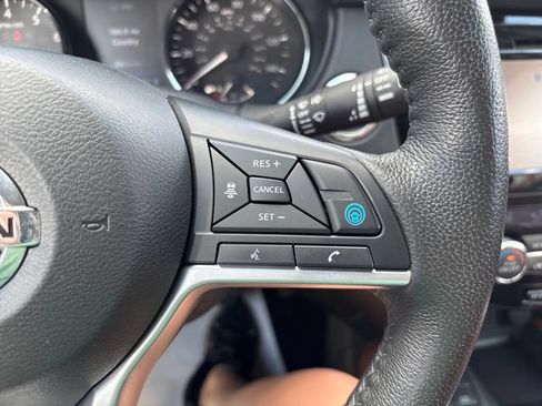 Used 2020 Nissan Rogue SL AWD/4WD image 12