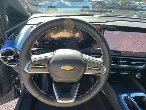 New 2026 Chevrolet Equinox EV LT image 19