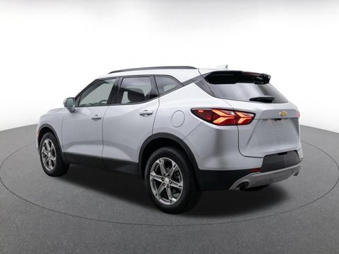 Used 2025 Chevrolet Blazer LT FWD image 5
