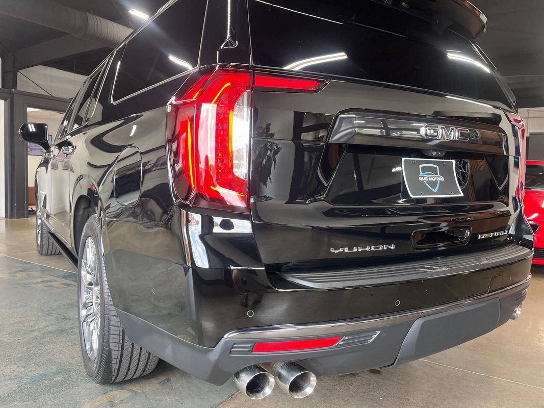Used 2023 GMC Yukon XL Denali Ultimate AWD/4WD image 8