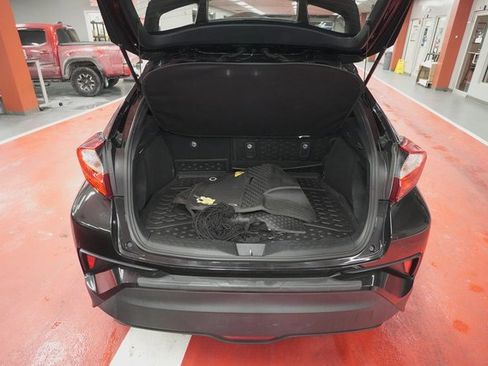 Used 2019 Toyota C-HR Limited image 29