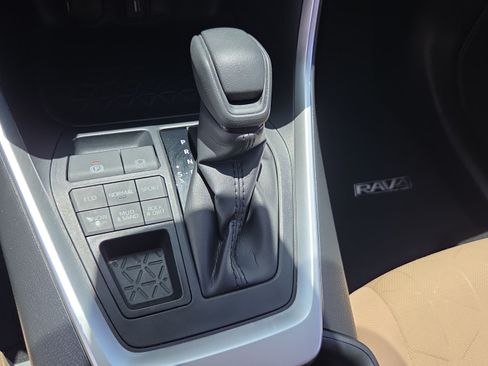 Certified 2021 Toyota RAV4 XLE AWD/4WD image 11