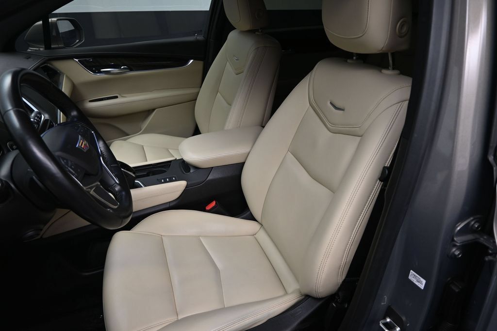 Used 2019 Cadillac XT5 AWD image 11