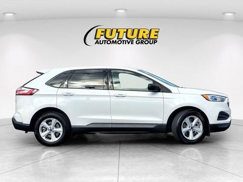 Certified 2022 Ford Edge SE image 3
