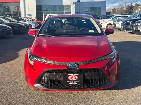 Used 2020 Toyota Corolla LE image 2