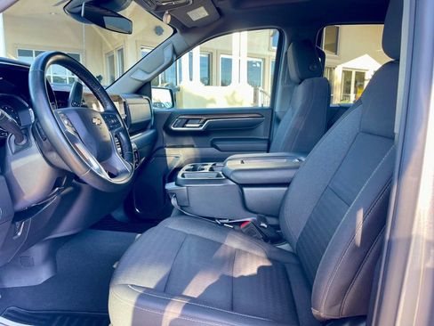 Used 2025 Chevrolet Silverado 1500 LT image 10