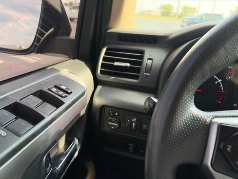 Used 2022 Toyota 4Runner SR5 AWD/4WD image 24