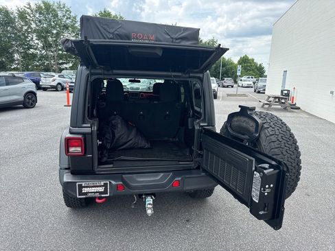 Used 2019 Jeep Wrangler Unlimited Rubicon w/ Cold Weather Group AWD/4WD image 12