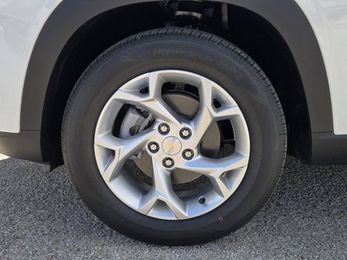 New 2026 Chevrolet Trax LS w/ LS Convenience Package FWD image 14