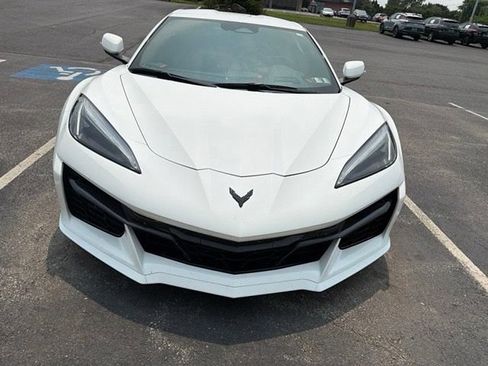 Used 2025 Chevrolet Corvette E-Ray w/ Stealth Interior Trim Package AWD/4WD image 10