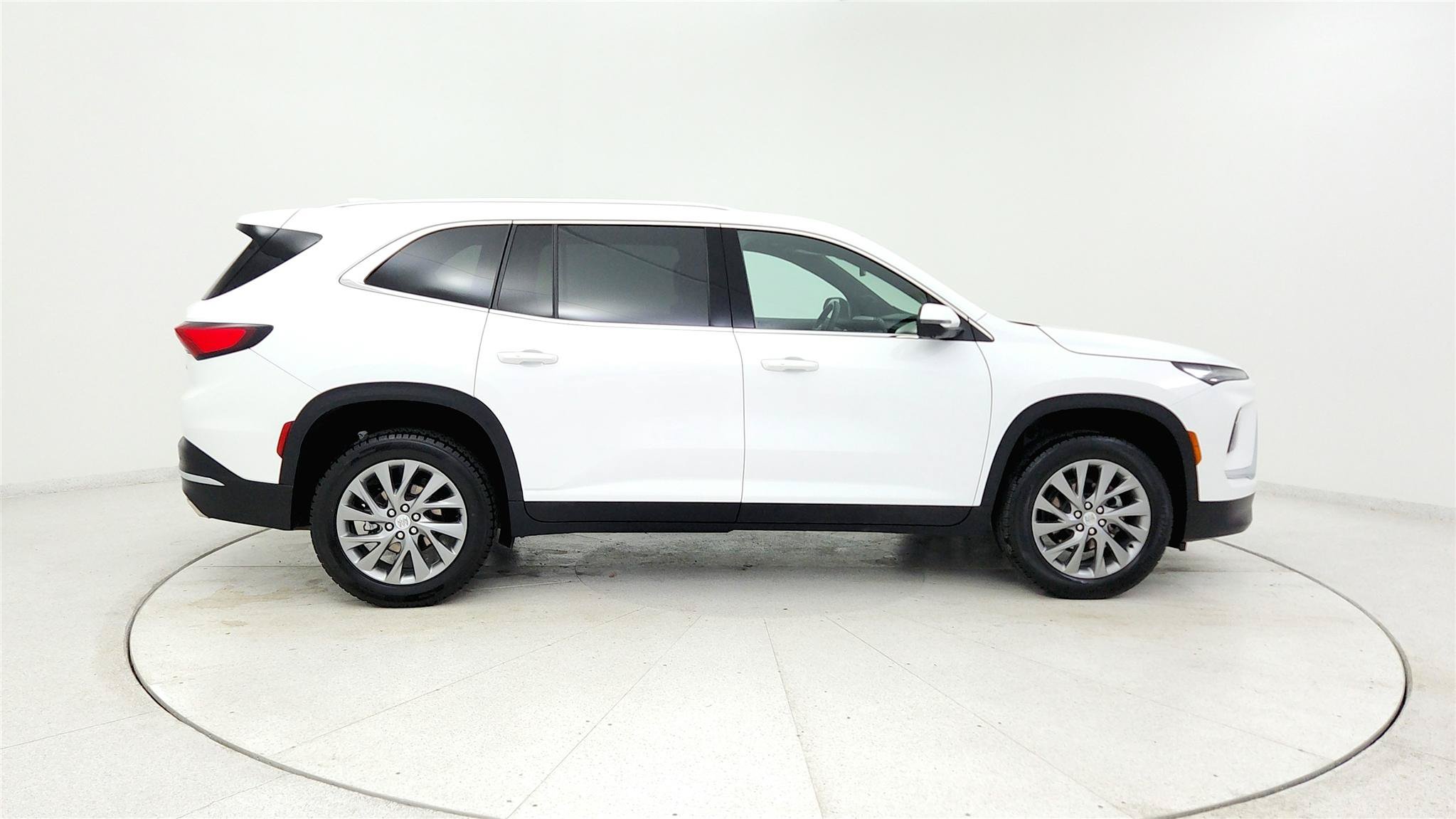Used 2025 Buick Enclave Preferred FWD image 6