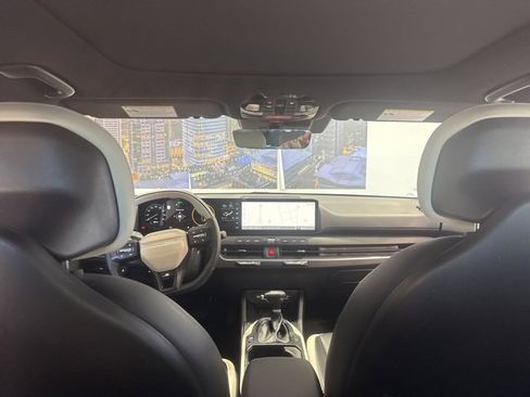 Used 2025 Kia K4 GT-Line w/ GT-Line Premium Package image 18