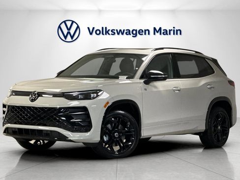 New 2026 Volkswagen Tiguan SE R-Line image 1