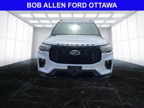Used 2026 Ford Explorer ST-Line AWD/4WD image 9