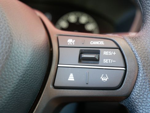 Used 2025 Honda HR-V LX image 29