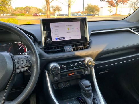 Used 2023 Toyota RAV4 XLE image 7