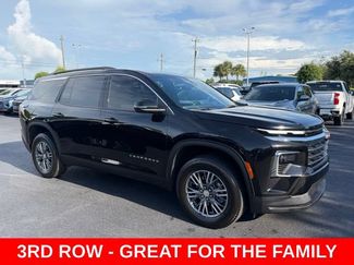 Used 2025 Chevrolet Traverse LT FWD video 1