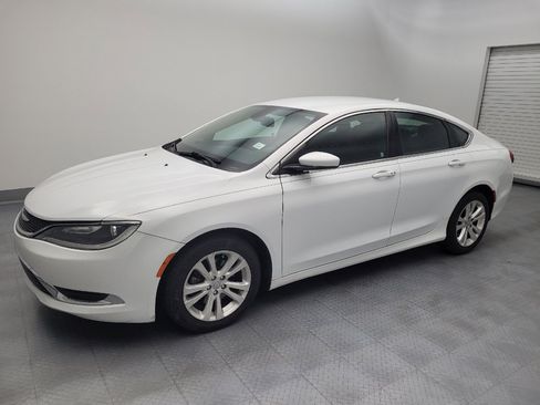 Used 2016 Chrysler 200 Limited w/ Convenience Group FWD image 2