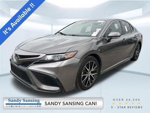 Used 2024 Toyota Camry SE w/ Convenience Package FWD image 1